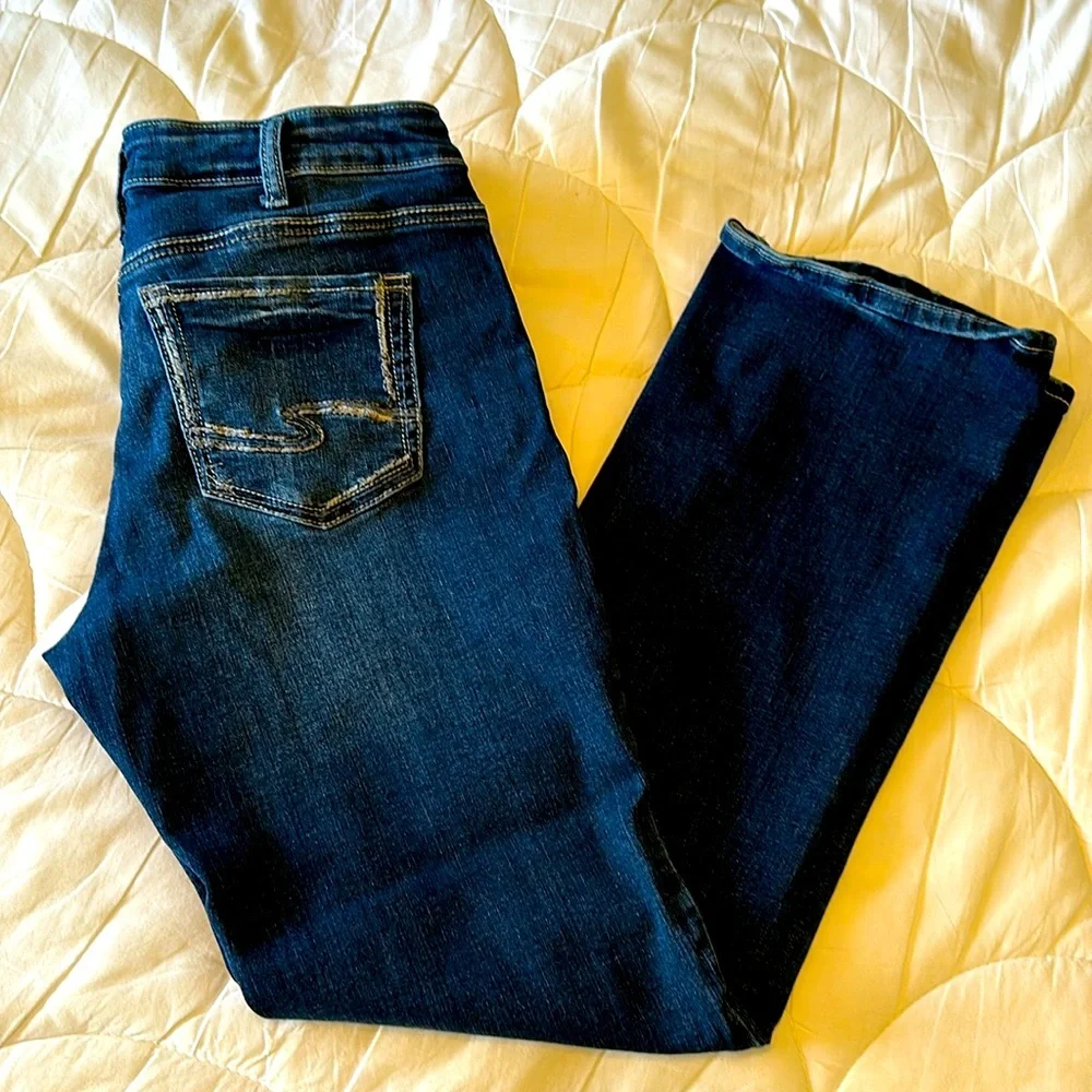 Woman’s SUKI Bootcut Jean by Silver. - Picture 1 of 6